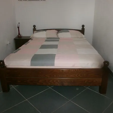 Lastro Apartment *