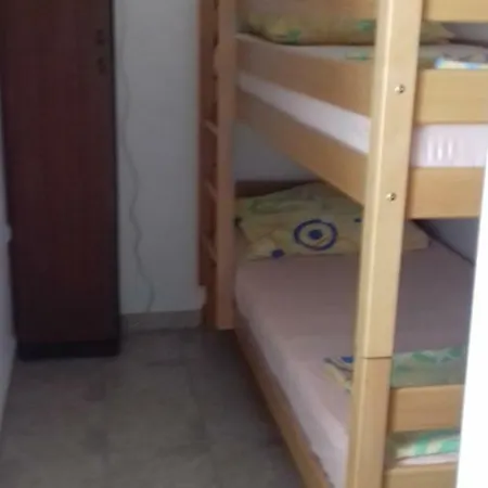 Lastro Apartment *