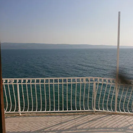 Lastro Apartment *
